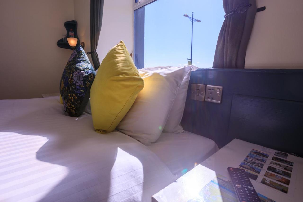 The Waterfront (Adults Only) Hotel ดิงเกิล ภายนอก รูปภาพ